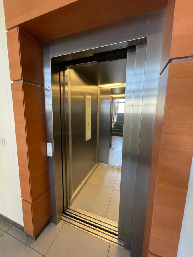 Gdynia Apartament 42 M Z Miejscem W Garazu Z Winda Blisko Centrum I Morza Exterior foto