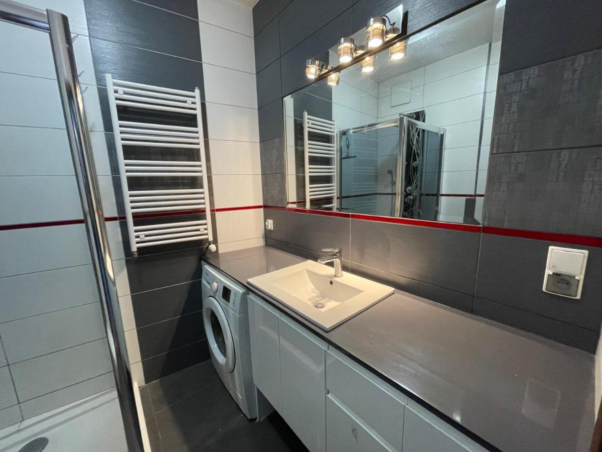Gdynia Apartament 42 M Z Miejscem W Garazu Z Winda Blisko Centrum I Morza Exterior foto